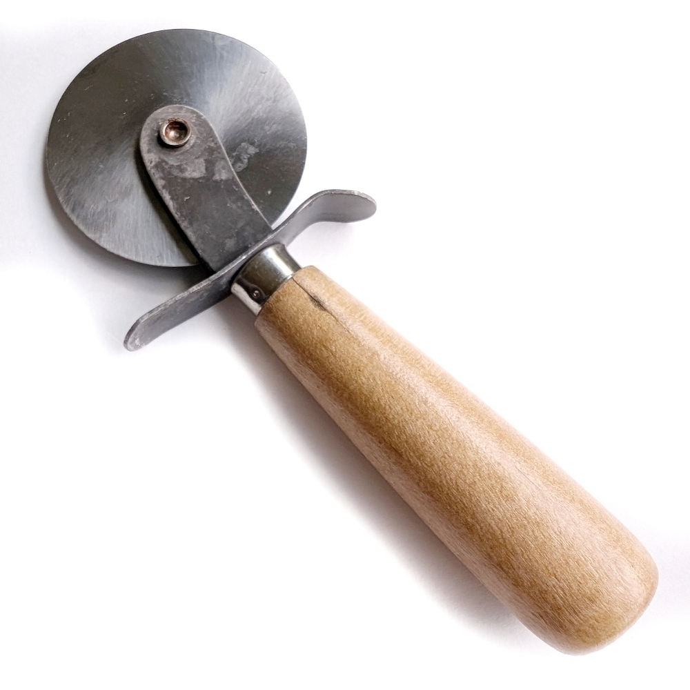 PIZZA Wheel Cutter Vintage Stainless Allied Metalworks Wooden Rolling Slicer